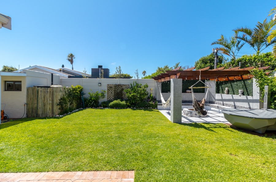 4 Bedroom Property for Sale in Kirstenhof Western Cape